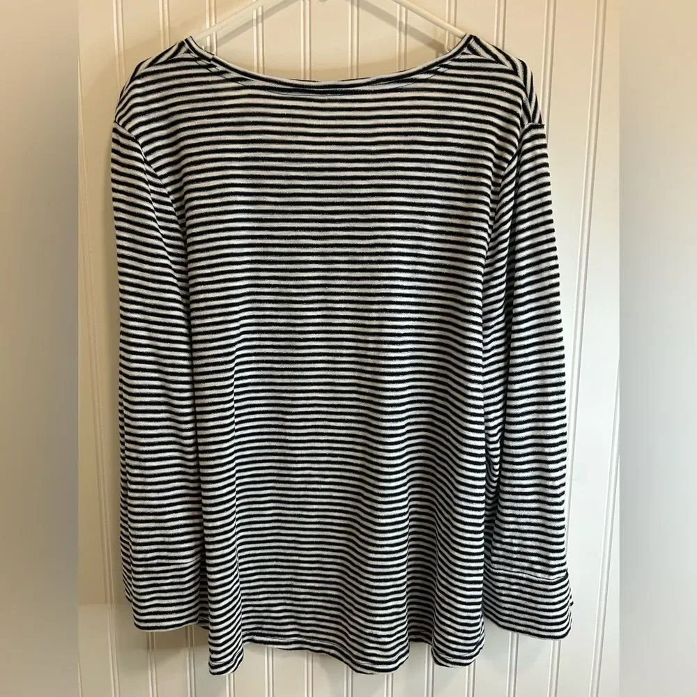 Chico's women Black and White Striped Top with Metallic Accents.cotton modal .